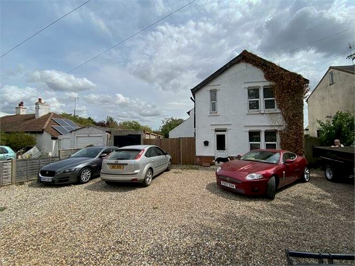 3 Bedroom Detached House To Rent In Mersea Road, Colchester, Essex., CO2