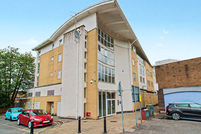 1 Bedroom Apartment For Sale In Dukes Court, Farnborough, Farnborough, GU14