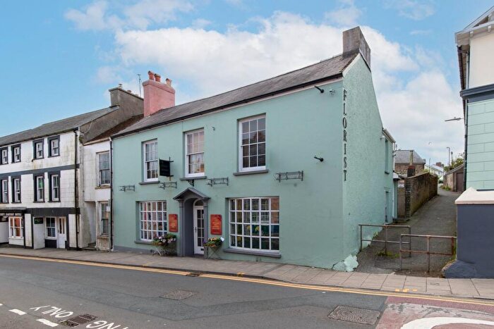 4 Bedroom End Of Terrace House For Sale In High Street, Fishguard, SA65