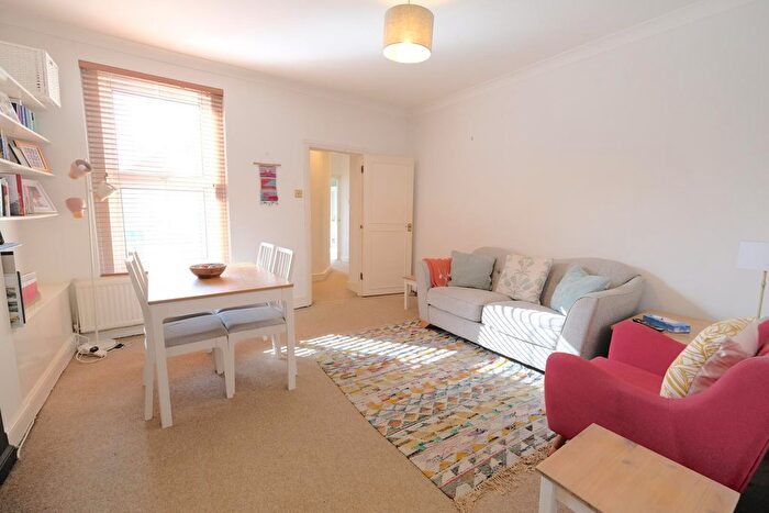 1 Bedroom Flat For Sale In Queens Road, London, N11