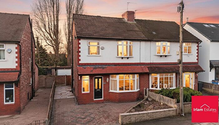 4 Bedroom Semi Detached House For Sale In Park Drive, Eccles, M30