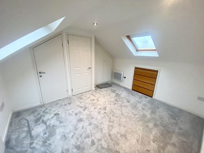 2 Bedroom Flat To Rent In Clifton Street, Cardiff, CF24