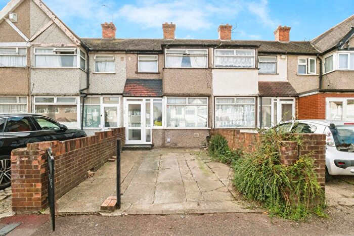 3 Bedroom Terraced House For Sale In Oval Road North, Dagenham, RM10