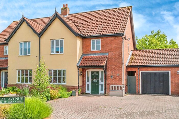 3 Bedroom Semi-Detached House For Sale In Breeze Avenue, Aylsham, Norwich, NR11