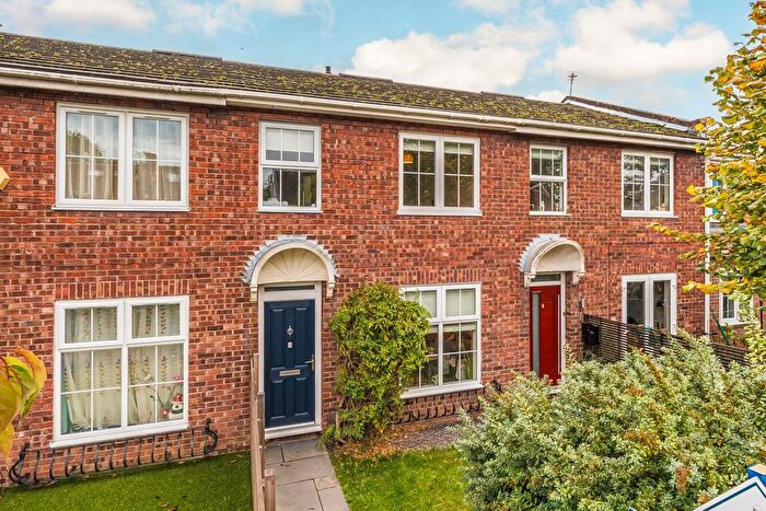 3 Bedroom Property For Sale In Fifth Cross Road, Twickenham, TW2