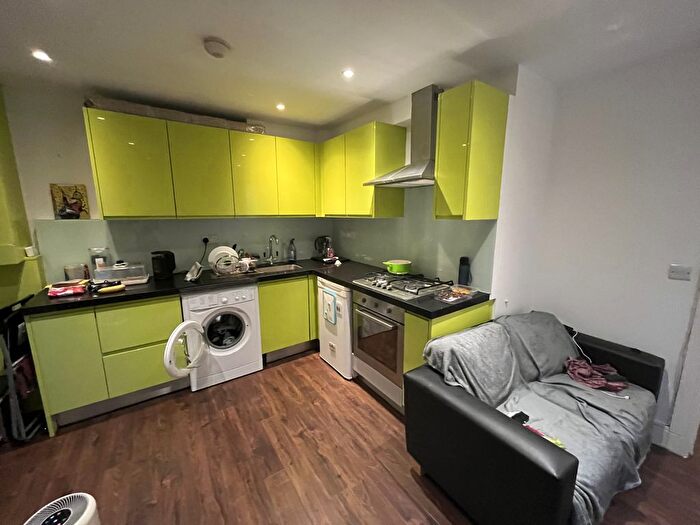 1 Bedroom Flat To Rent In Takoma House, Coleridge Road, London, N8