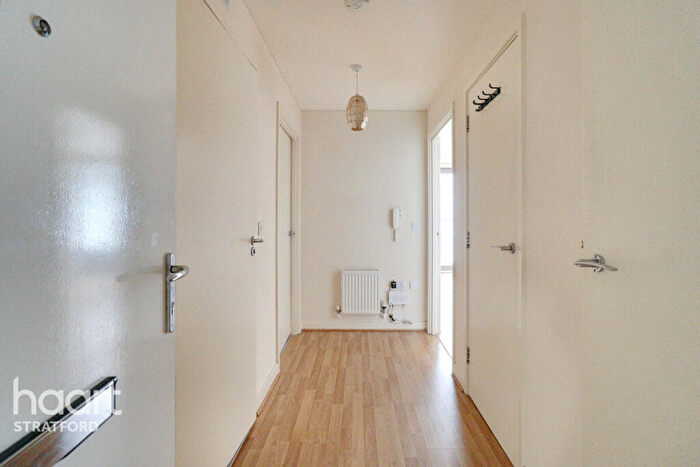 1 Bedroom Flat For Sale In High Street, Stratford, E15