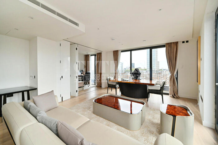 3 Bedroom Apartment To Rent In Clarendon Court, Golden Lane, London, EC1Y