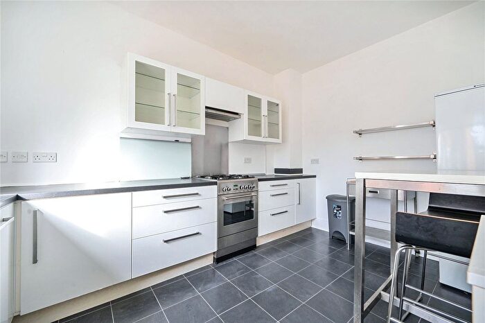 2 Bedroom Flat To Rent In High Street, Sevenoaks, Kent, TN13