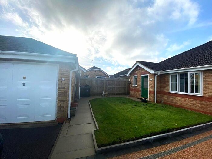 2 Bedroom Bungalow To Rent In Courtfields, Market Deeping, Peterborough, PE6