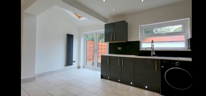 3 Bedroom Semi-Detached House To Rent In School Lane, Manchester, M20