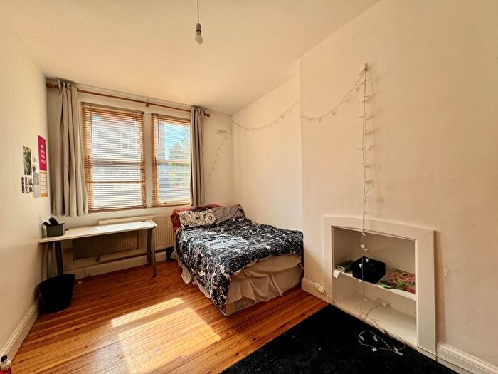 3 Bedroom Flat To Rent In Marlborough Road, Archway, N19