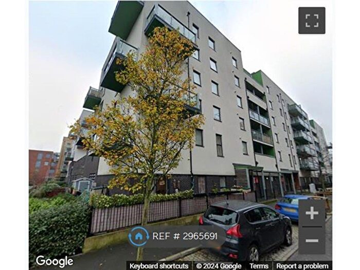 2 Bedroom Flat To Rent In Crown Drive, Romford, RM7