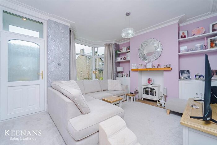 3 Bedroom Terraced House For Sale In Gisburn Road, Barnoldswick, BB18