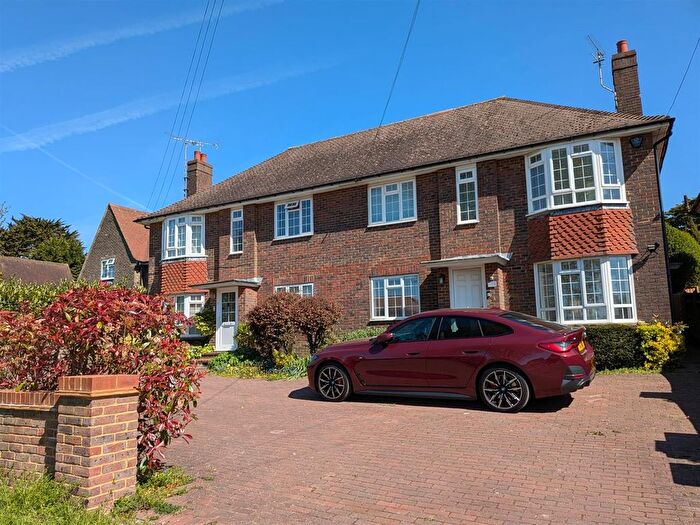 4 Bedroom Semi Detached House To Rent In Tongdean Avenue, Hove, BN3