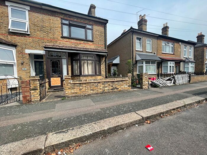 3 Bedroom Terraced House To Rent In Willow Street, Romford, RM7