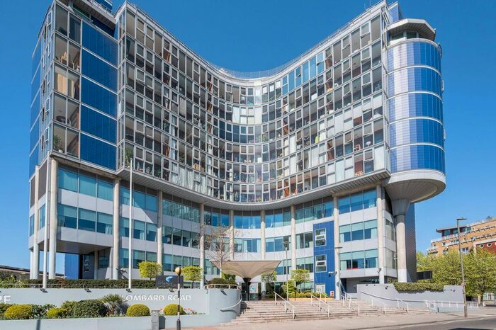 2 Bedroom Flat To Rent In Lombard Road, Battersea, London, SW11