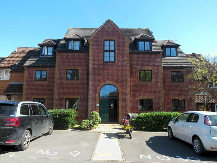 2 Bedroom Flat To Rent In Morse Close, Chippenham, SN15