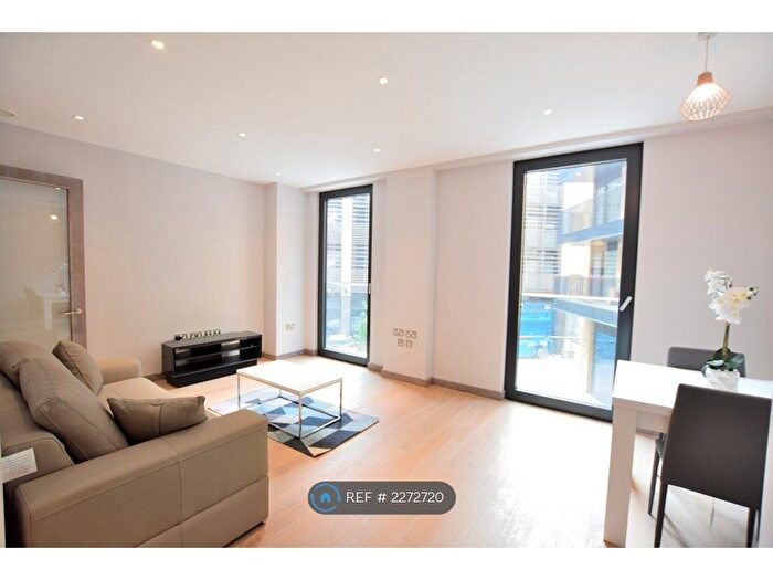 1 Bedroom Flat To Rent In Drapers Yard, London, SW18