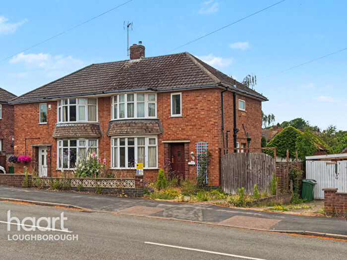 3 Bedroom Semi-Detached House For Sale In Park Road, Loughborough, LE11