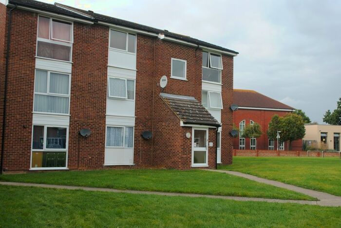 2 Bedroom Flat To Rent In Lupin Drive, Chelmsford, CM1