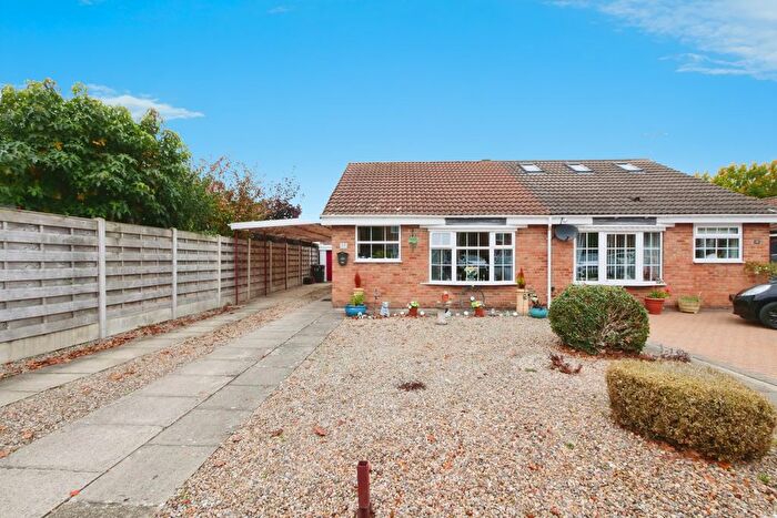2 Bedroom Semi-Detached Bungalow For Sale In Knapton Close, York, YO32