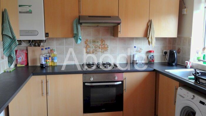 5 Bedroom Property To Rent In St Anne`S Road, Leeds, West Yorkshire, LS6