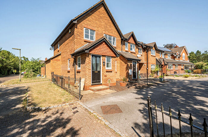3 Bedroom End Of Terrace House For Sale In Acer Drive, West End, Woking, Surrey, GU24