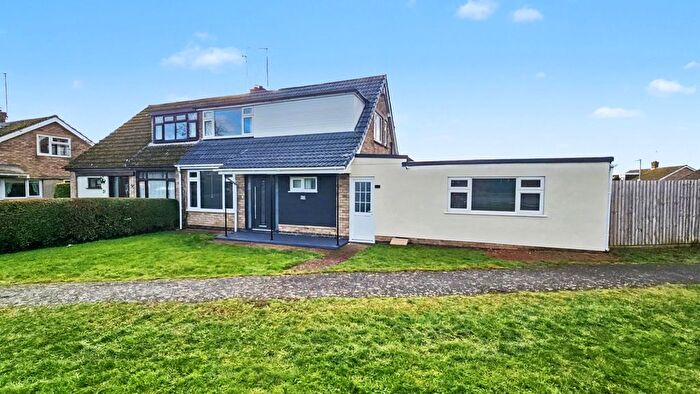 4 Bedroom Semi Detached House For Sale In Northampton Road, Roade, Northampton, NN7