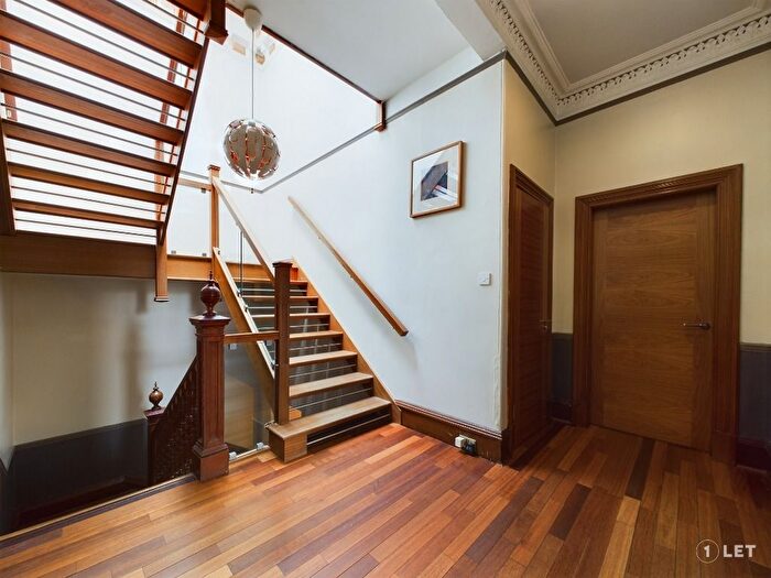 4 Bedroom Flat To Rent In Granton Road, Trinity, Edinburgh, EH5