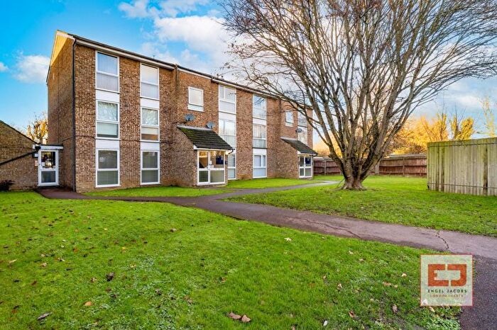 2 Bedroom Flat For Sale In Wyedale, St. Albans, AL2