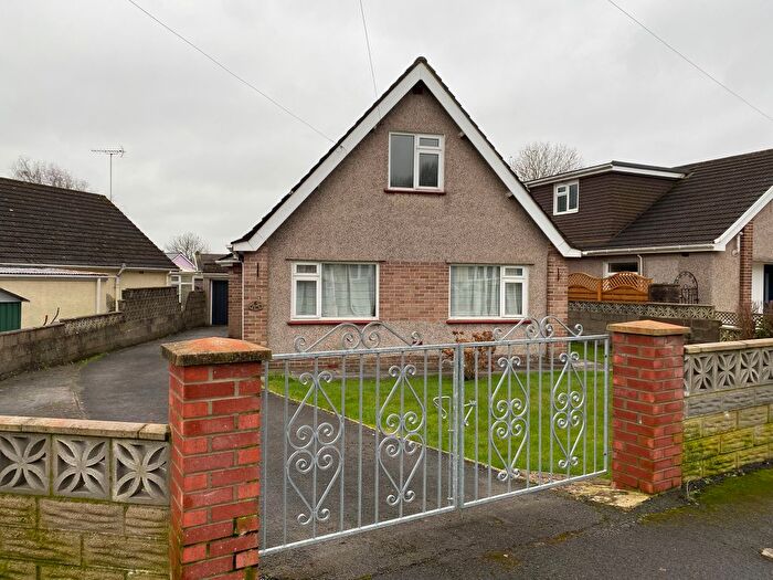 4 Bedroom Detached Bungalow To Rent In Meadow Close, Bridgend, CF35