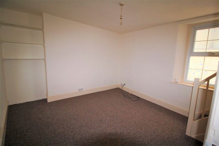 1 Bedroom Flat To Rent In Market Street, Newton Abbot, TQ12
