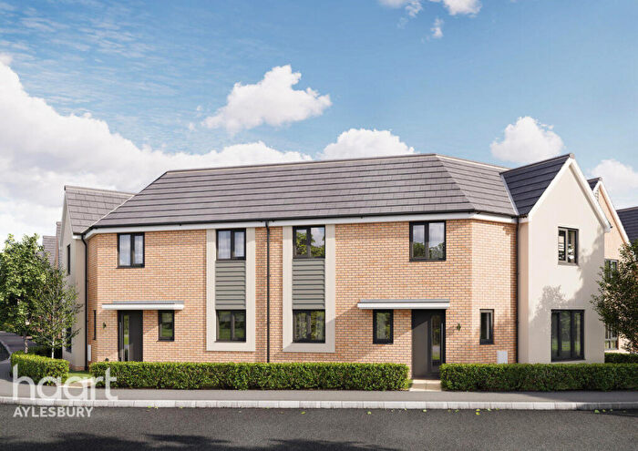 3 Bedroom Semi-Detached House For Sale In The Bellingham, Aylesbury, HP18