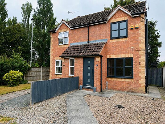 2 Bedroom Semi-Detached House For Sale In Peartree Close, Barlby, YO8