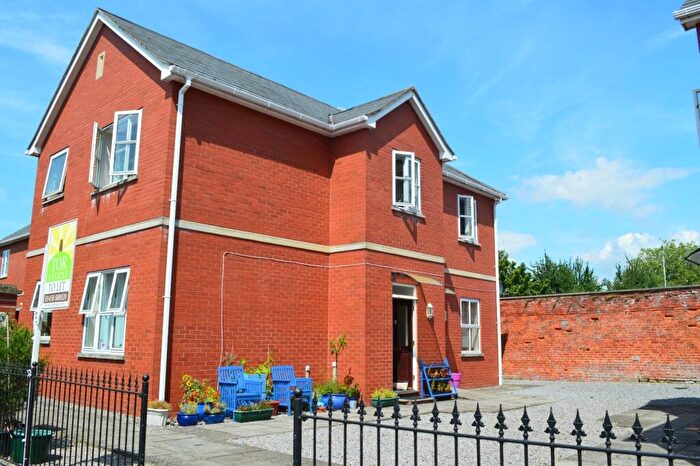 2 Bedroom Flat To Rent In Church View Court, Glastonbury, BA6