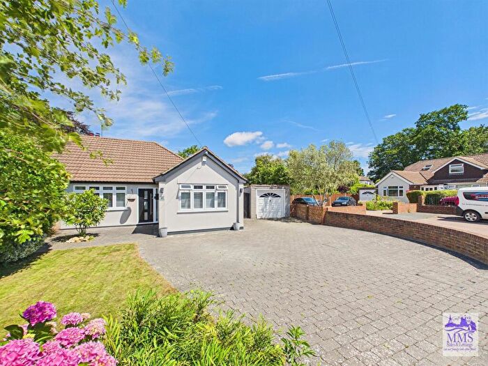2 Bedroom Semi-Detached Bungalow For Sale In Dene Drive, New Barn, Longfield, DA3
