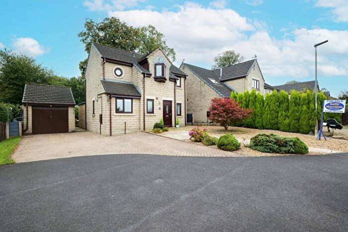 3 Bedroom Detached House For Sale In Banks Bridge Close, Barnoldswick, BB18