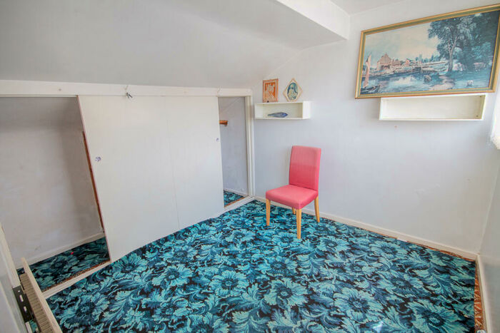 3 Bedroom Chalet For Sale In Iona Close, Sinfin, DE24