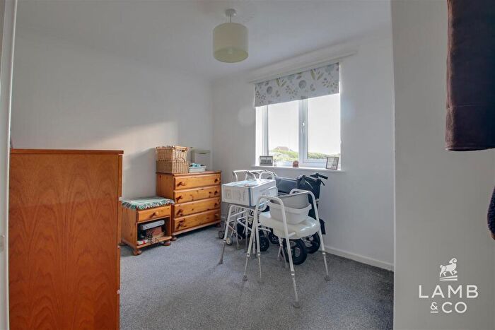2 Bedroom Flat For Sale In Connaught Gardens East, Clacton-On-Sea, CO15