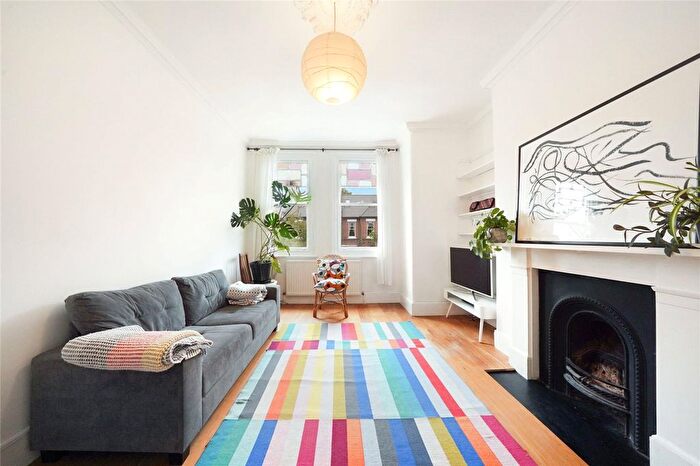 4 Bedroom Flat For Sale In Tytherton Road, London, N19