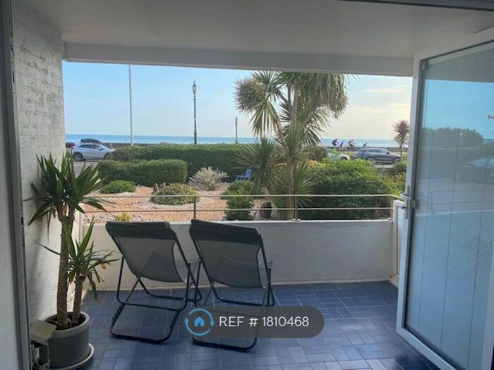 2 Bedroom Flat To Rent In Marine Point, Worthing, BN11