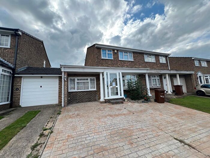 3 Bedroom Semi Detached House For Sale In Croft Close, Chatham, ME5