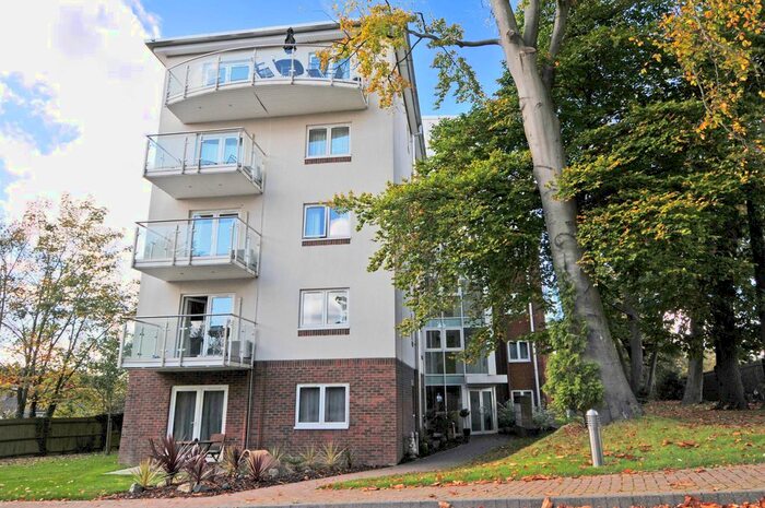 1 Bedroom Flat To Rent In Turners Hill Road, Pound Hill, Crawley, RH10