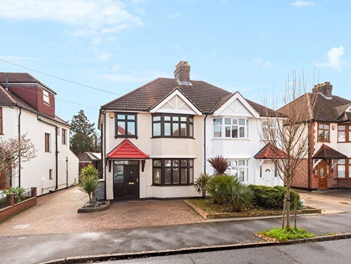 3 Bedroom Semi Detached House For Sale In Sutton Hall Road, Hounslow, TW5