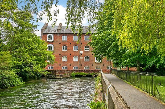 2 Bedroom Flat To Rent In Wharf Hill, Winchester, SO23