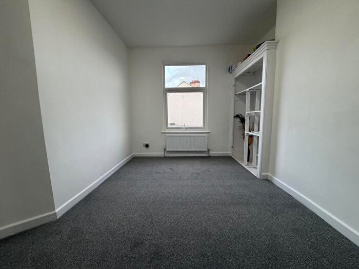 3 Bedroom Maisonette To Rent In Lonsdale Avenue, Wembley, HA9