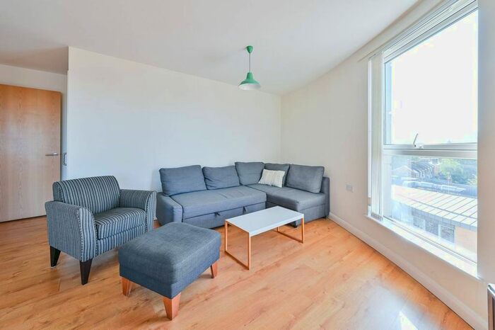 1 Bedroom Flat To Rent In Queensland Road, Holloway, London, N7