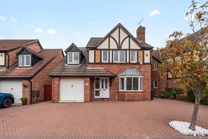 5 Bedroom Detached House For Sale In Radlow Crescent, Birmingham, B37