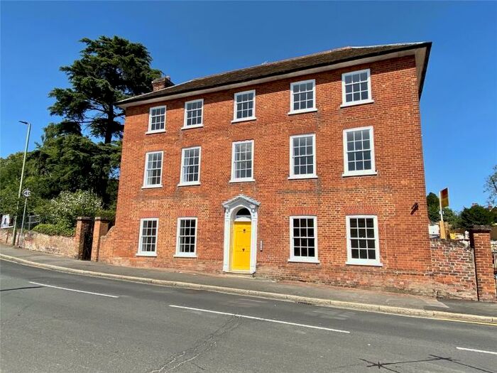 2 Bedroom Apartment To Rent In Bagshot, GU19